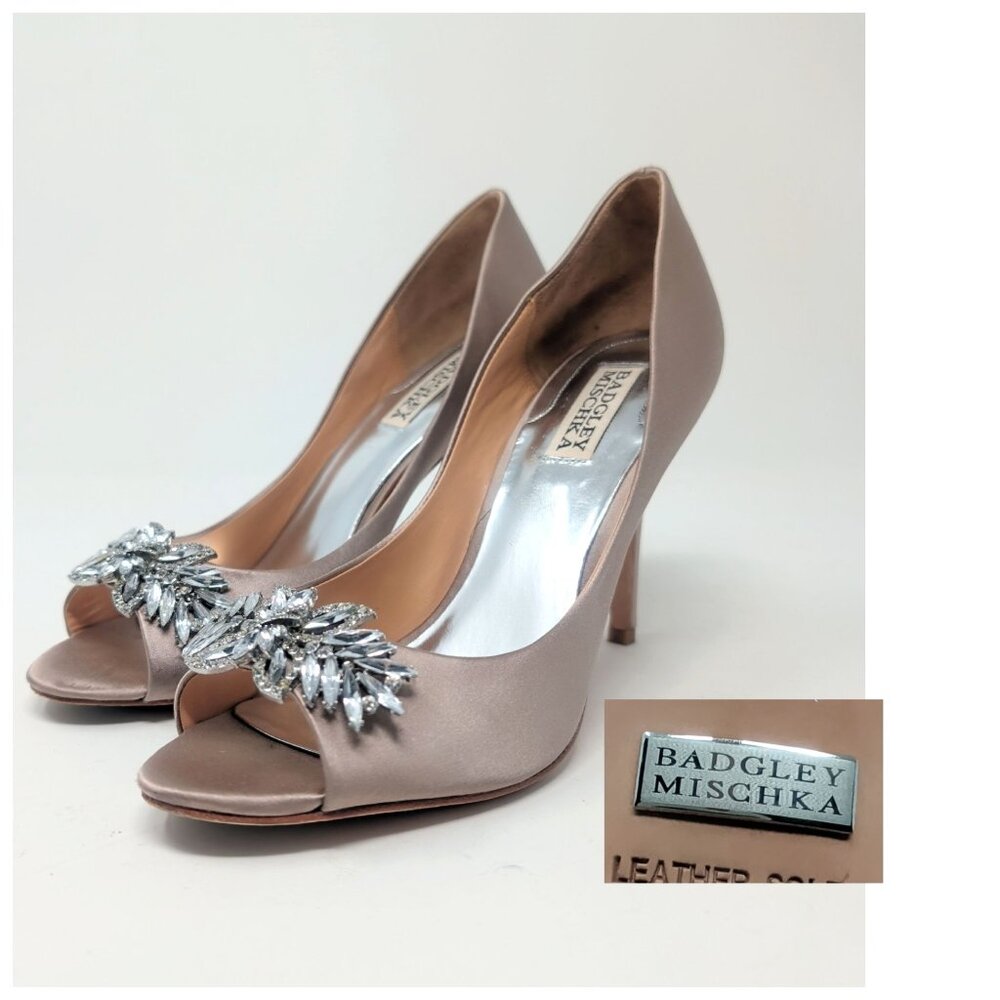 Badgley Mischka Satin Crystal Heels 8.5 Champagne Open Toe